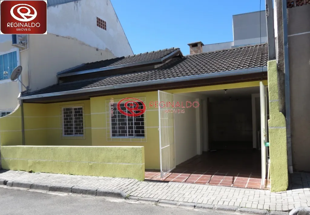 House with 2 bedrooms, 1 bath and 1 parking space — photo 2