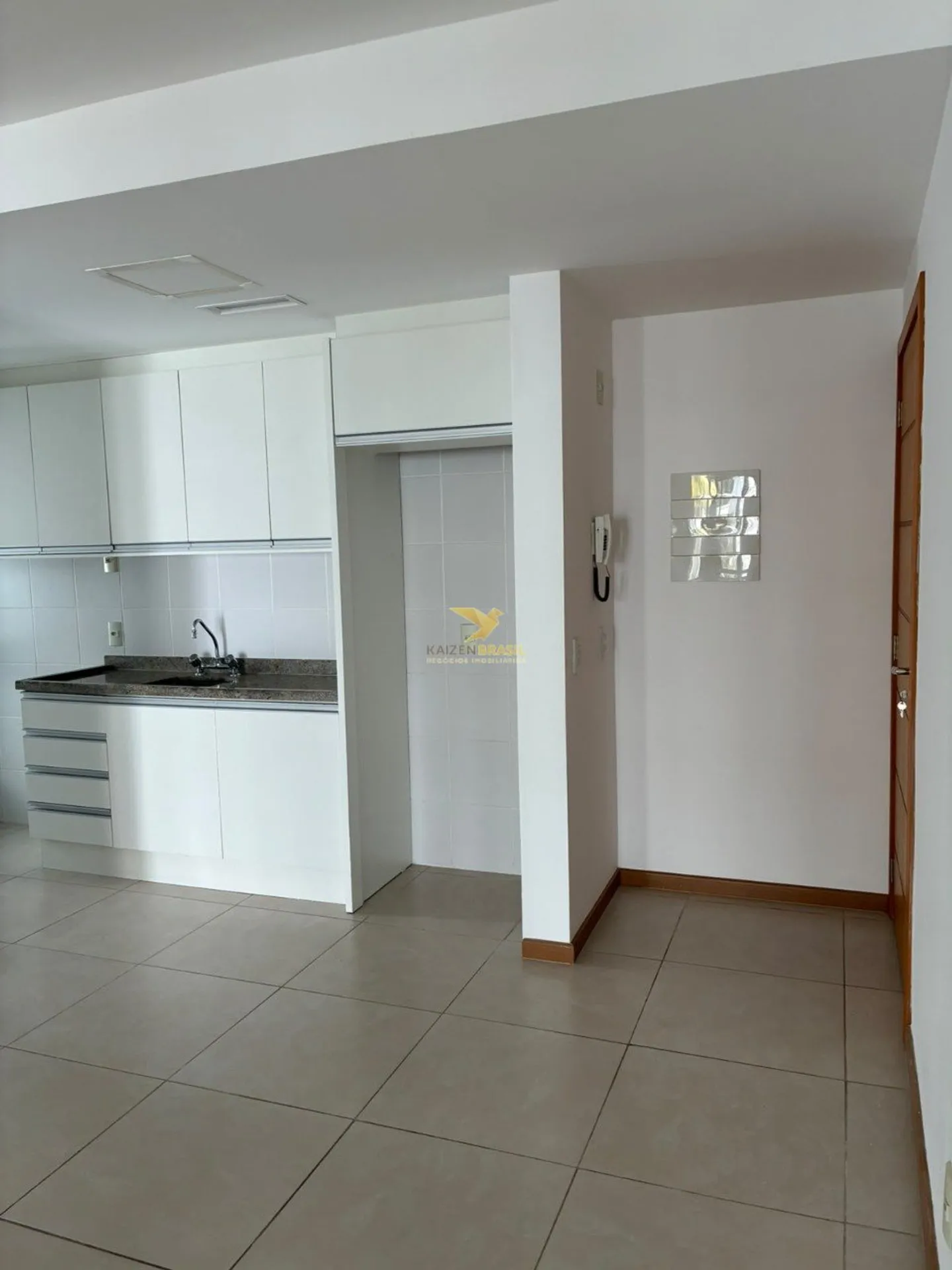 3-bedroom apartment, 1 with its own bathroom, 97 m² — photo 26