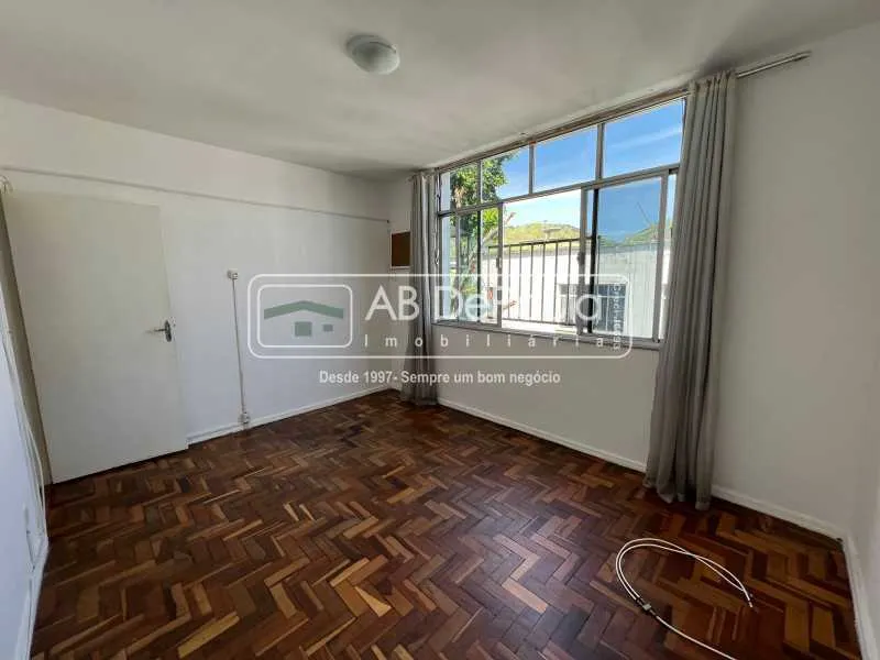 Apartment on the 3rd floor with wood or laminate floors — photo 7