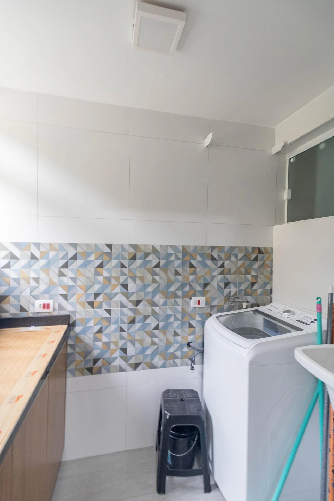3-bedroom apartment with a washing machine — photo 19