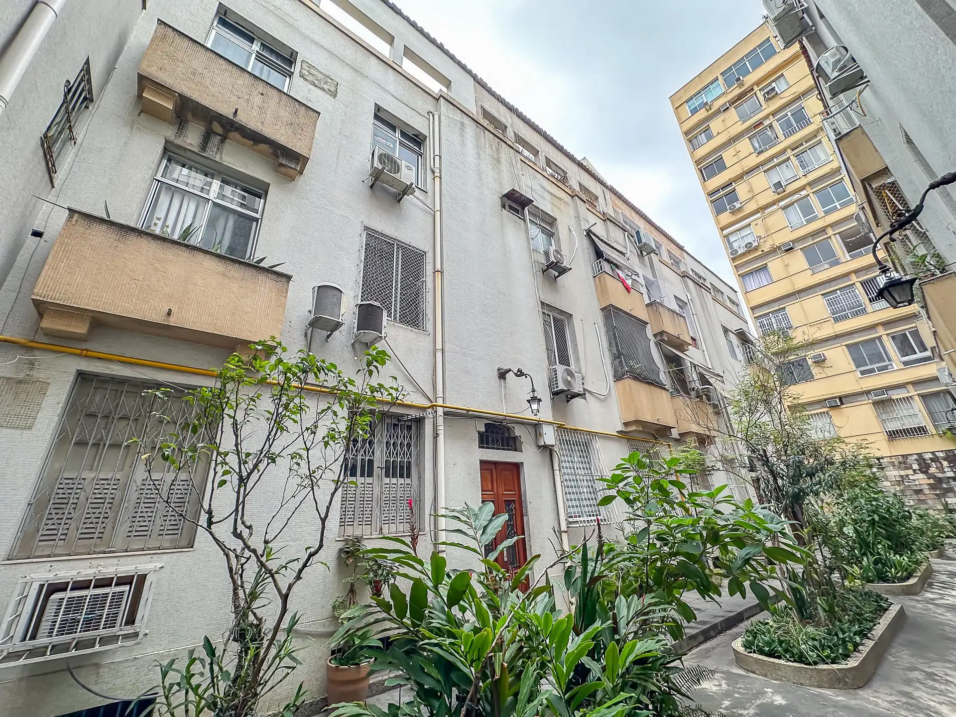 Furnished 1-bedroom apartment with balcony and private garden — photo 24