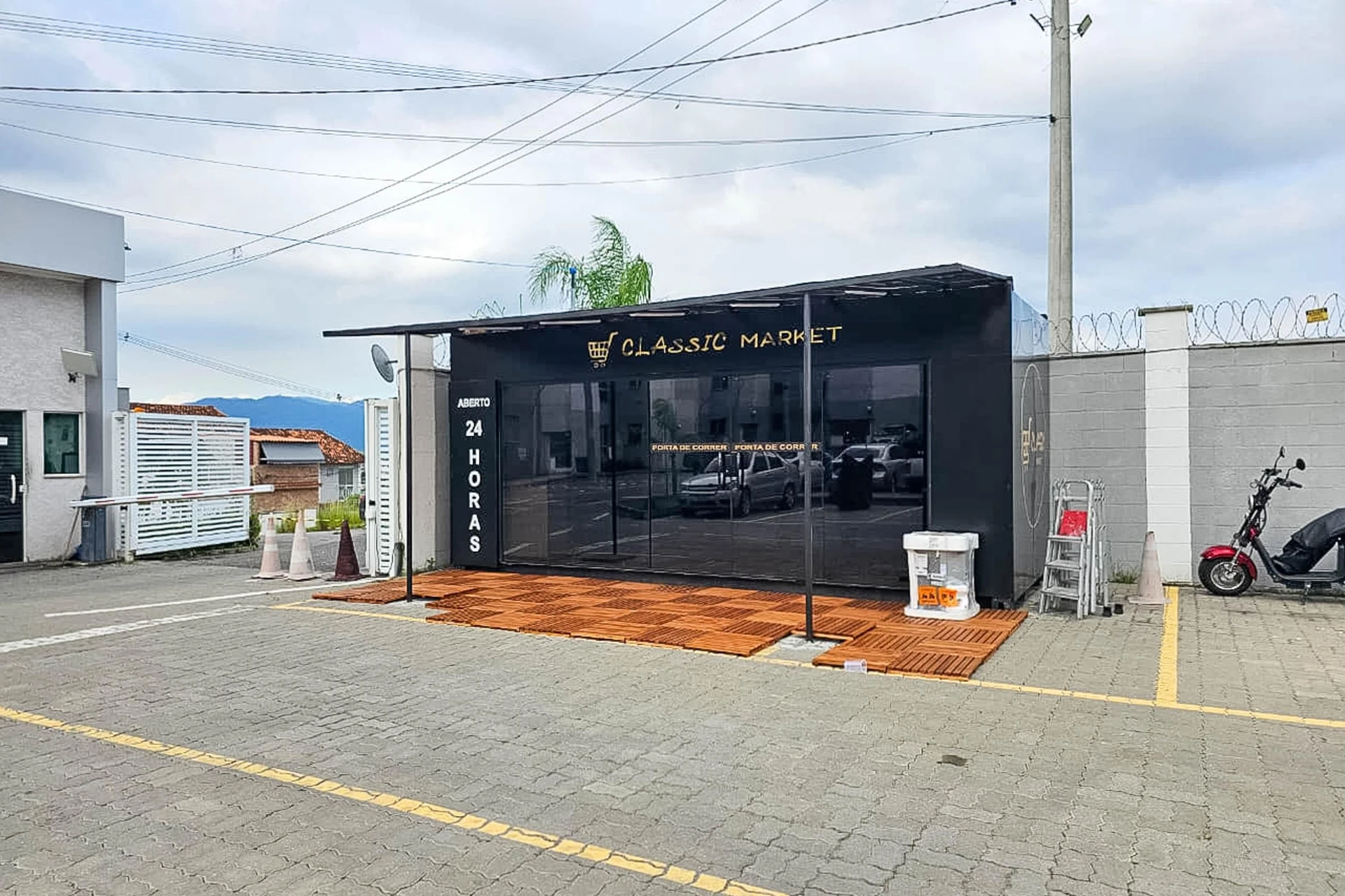 Квартира с кухней открытого плана и 2 спальнями — photo 40