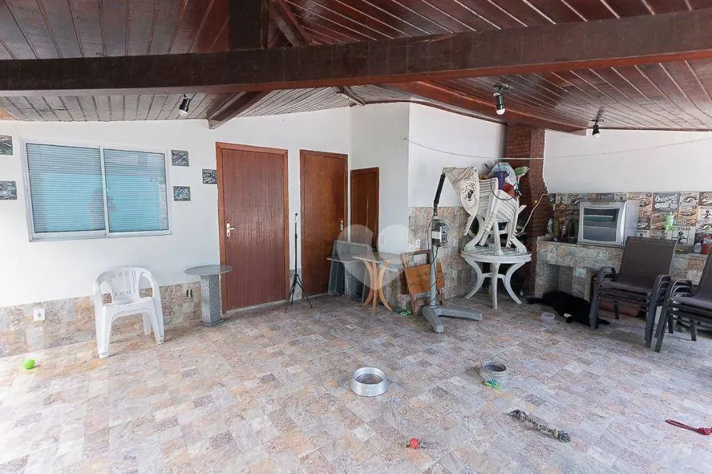 Furnished triplex house with 4 bedrooms and 370 m² — photo 56