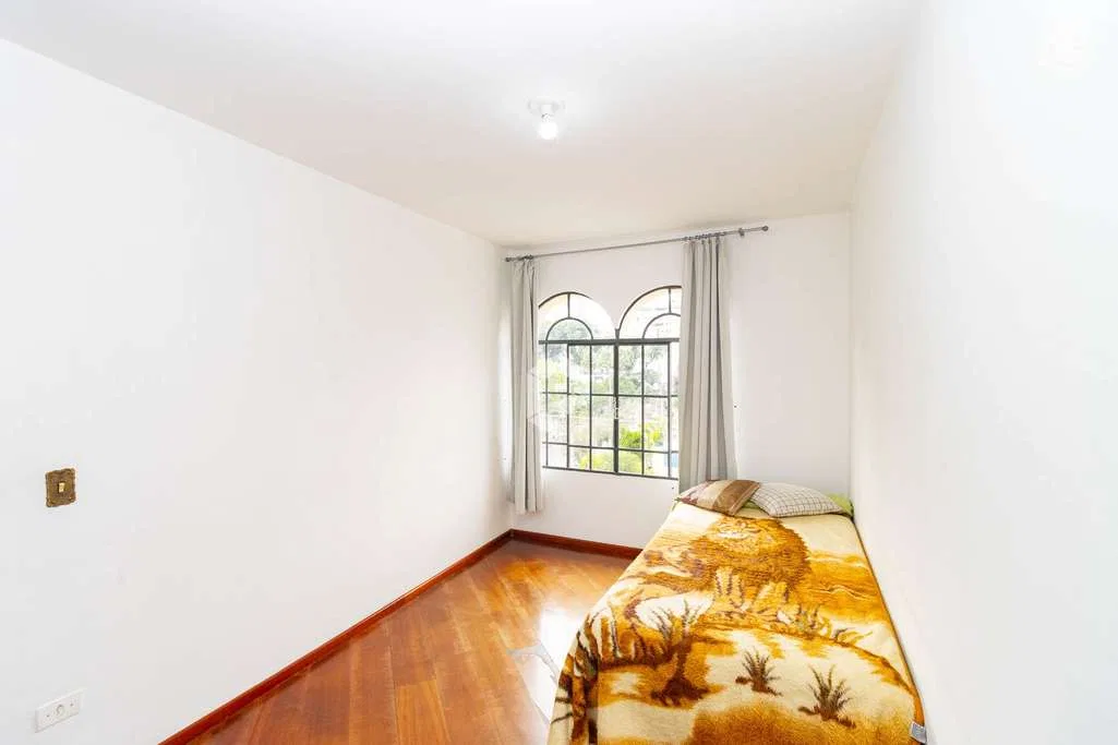 Wood or laminate floors in a 3-bedroom apartment, 107 m² — photo 21
