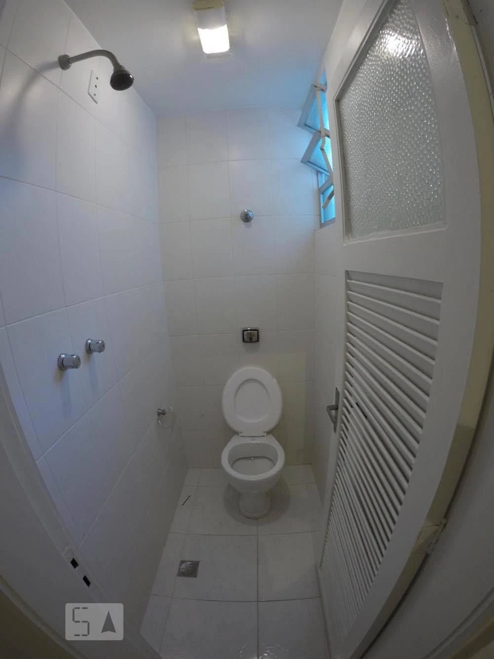 Apartamento de 2 quartos com piso de madeira ou laminado — photo 6