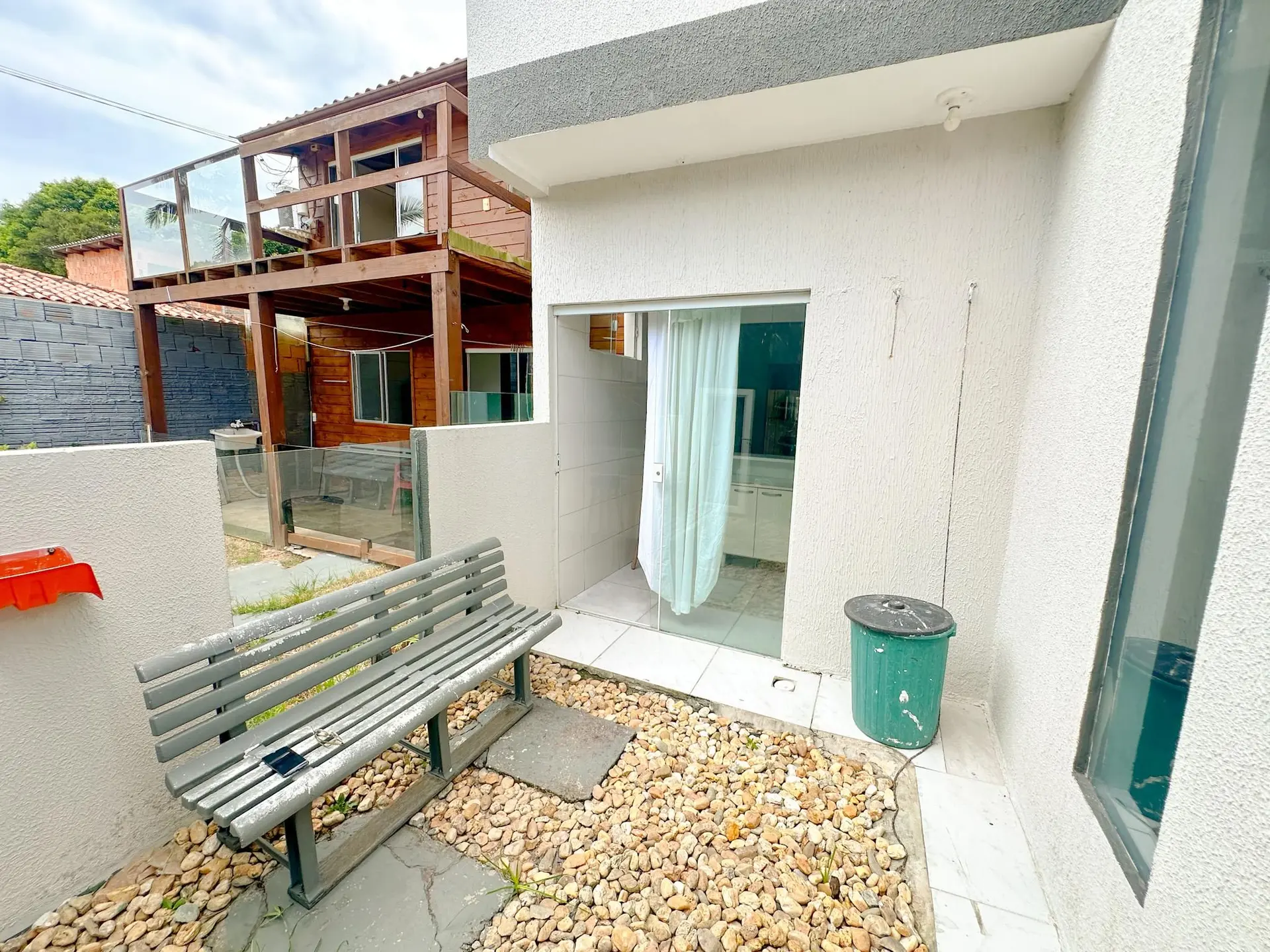 4 quartos e piscina privativa: casa de 221 m²
