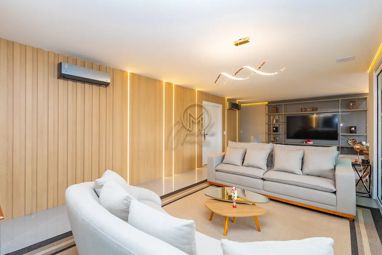 260 m² apartment with 4 bedrooms and 5 bathrooms — photo 10