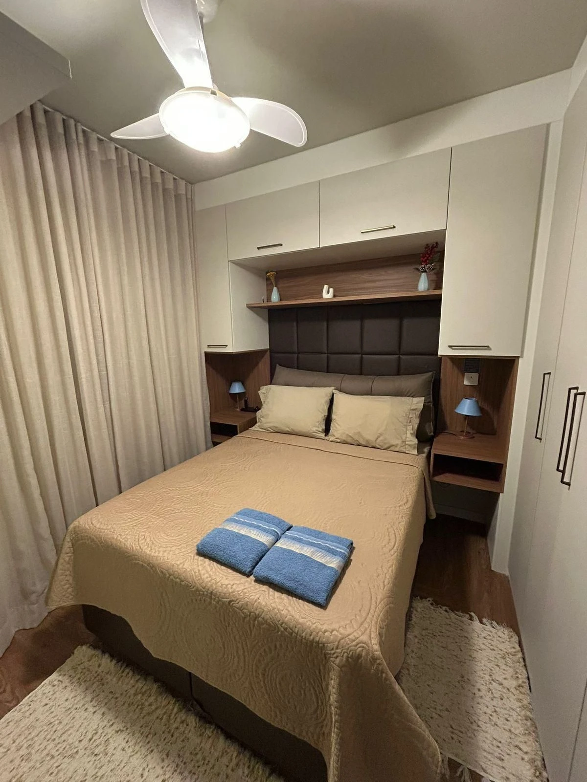 Apartamento mobiliado com cozinha americana e varanda envidraçada — photo 31