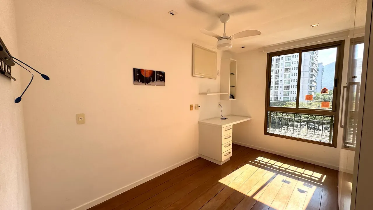 Apartment on the 3rd floor with floor-to-ceiling windows — photo 26