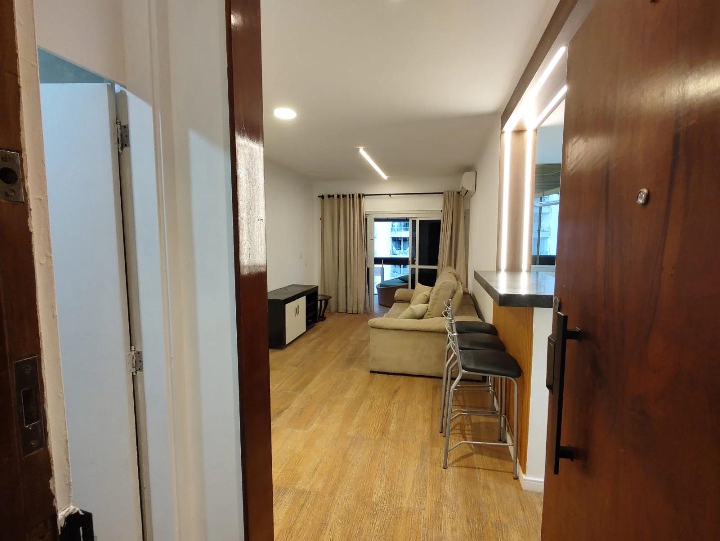One-bedroom apartment with a water view