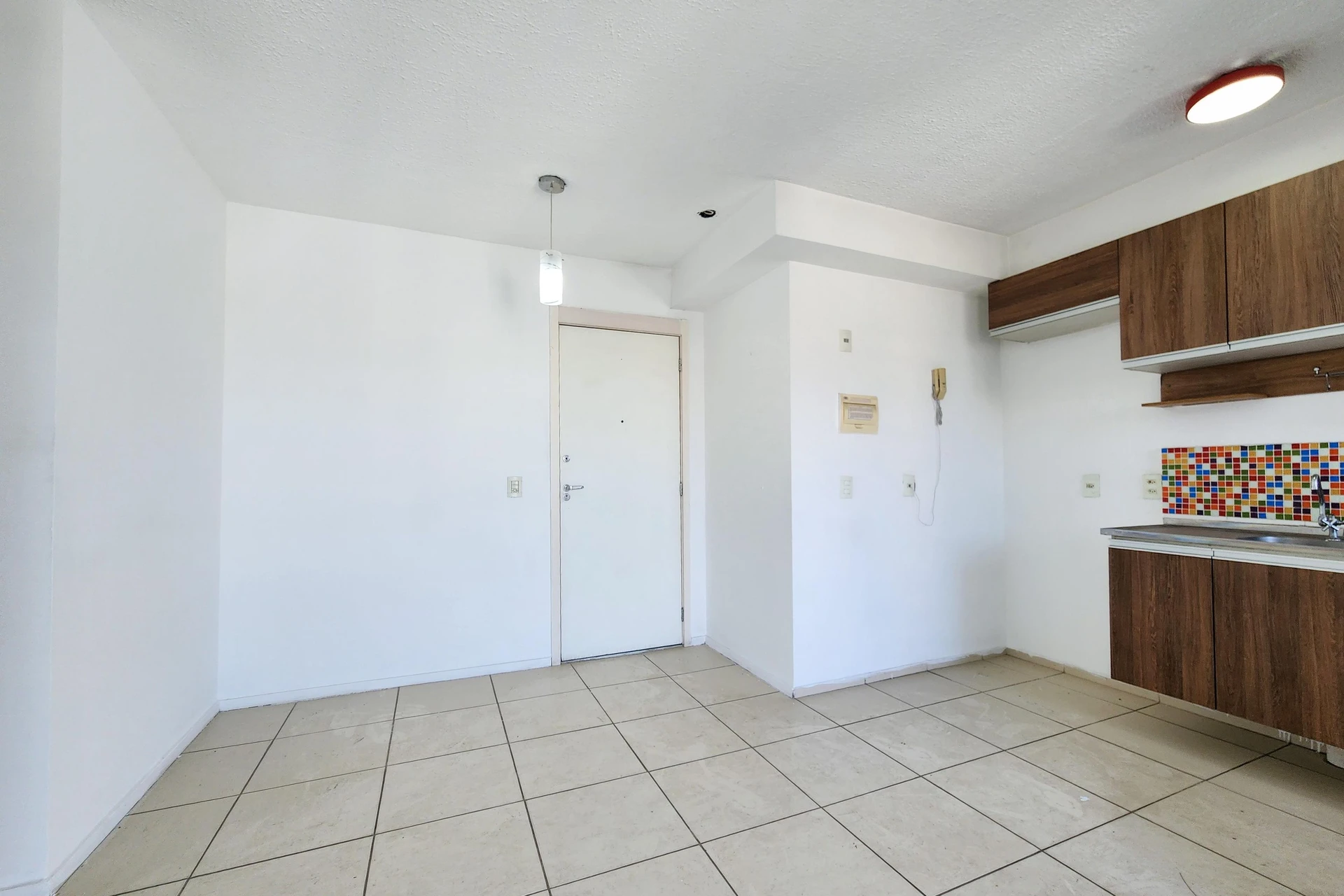 2-bedroom apartment in a building with a gym — photo 34