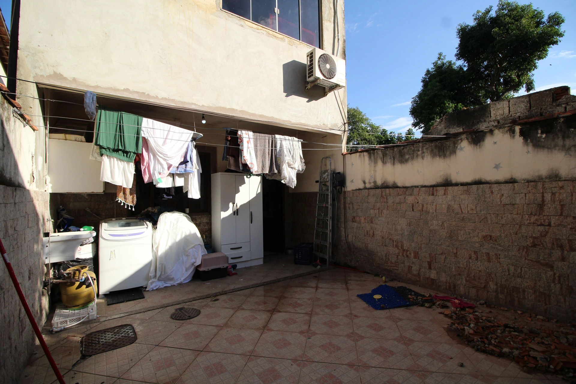 Furnished house with 3 bedrooms, private yard and 1 parking spot — photo 18