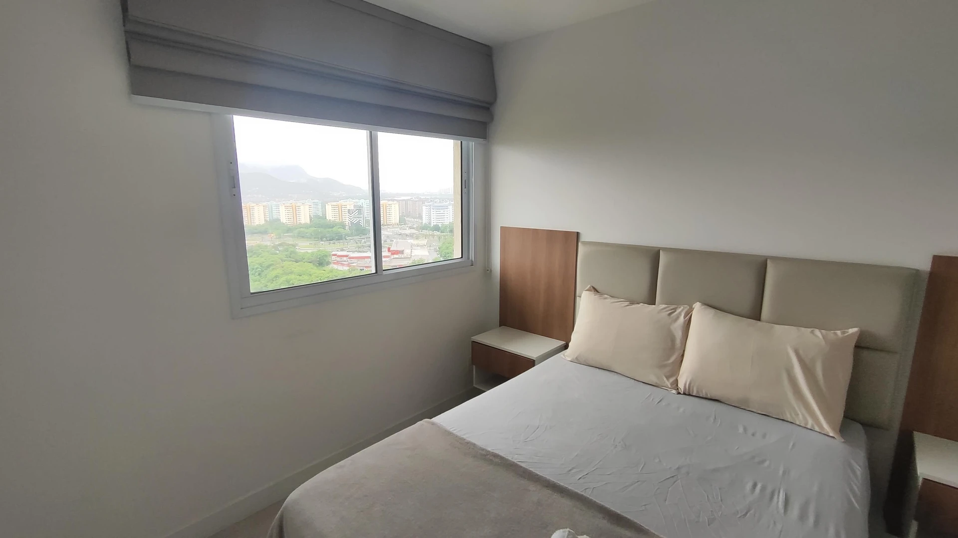 3-bedroom apartment with a glass-enclosed balcony — photo 7