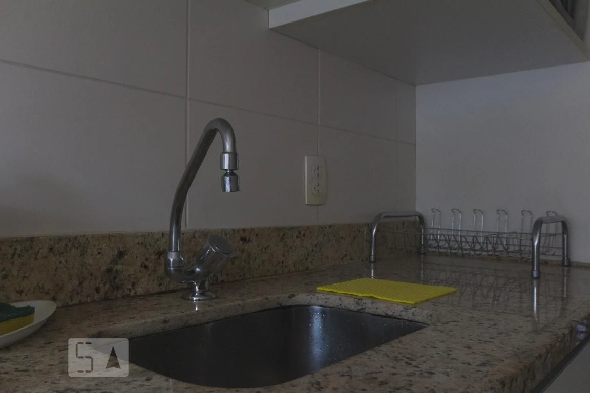 Furnished apartment with 2 en-suites and a balcony — photo 32