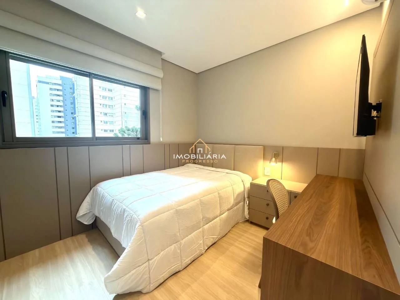 Floor-to-ceiling windows in a 3-bedroom apartment, 138 m² — photo 60
