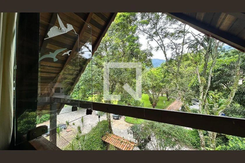 Casa com 5 quartos e cozinha aberta de 300 m² — photo 44