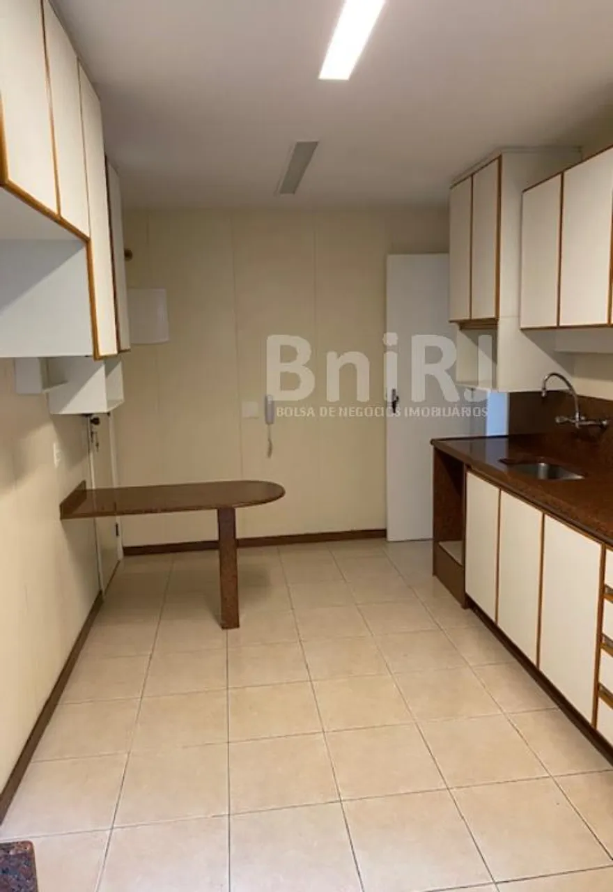 4-bedroom unfurnished apartment with 1 bath and balcony — photo 5