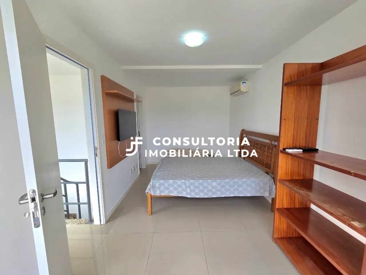Unfurnished apartment with air conditioning and 3 bedrooms — photo 34