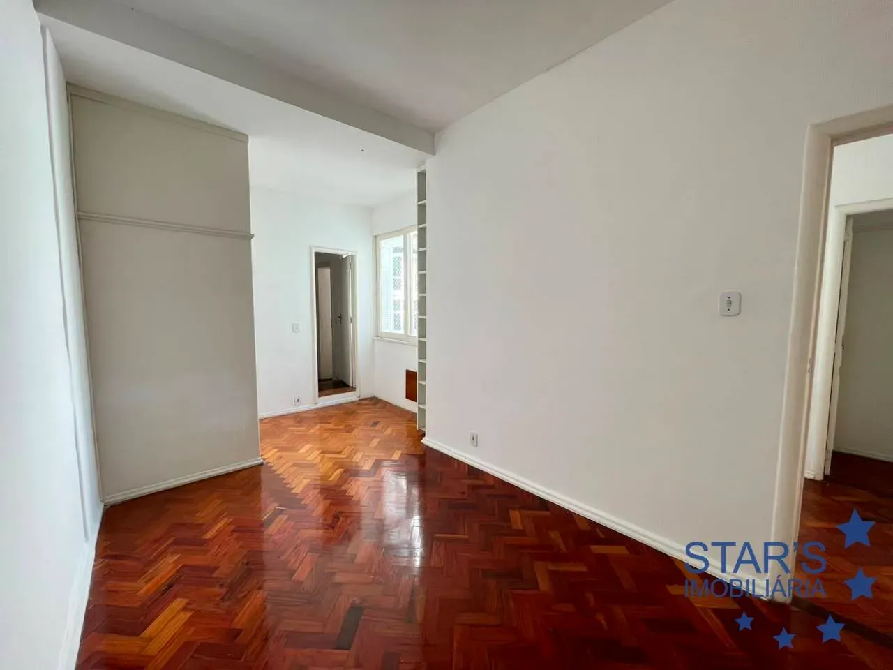 Будинок 250 м² із вікнами від підлоги до стелі — photo 21