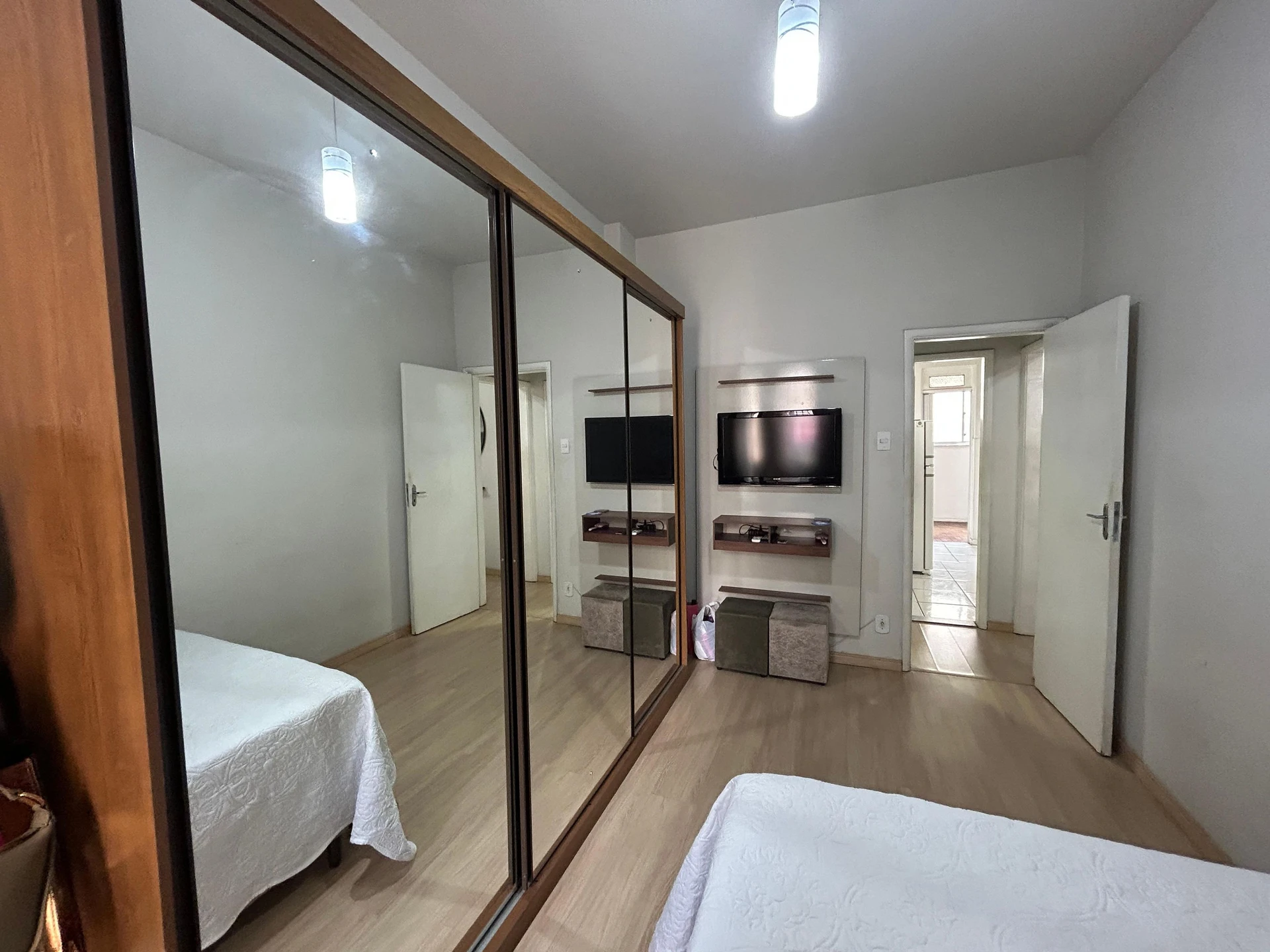 Квартира 70 м² с рабочим местом и панорамными окнами — photo 34