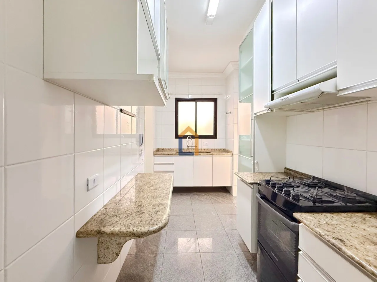 3-bedroom apartment with a washing machine in Curitiba — photo 6