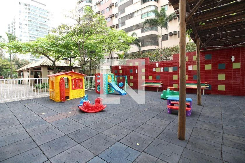 98 m² furnished apartment with 3 bedrooms and parking — photo 49