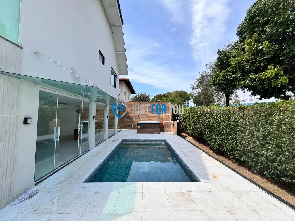 4-bedroom house with a jacuzzi in Rio de Janeiro — photo 9