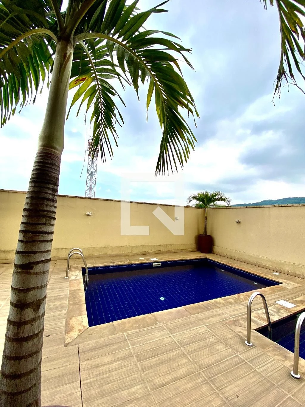 Apartamento de 2 quartos em condomínio com piscina — photo 50