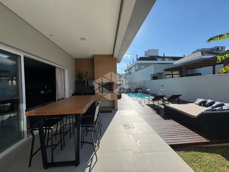 Furnished house with 4 en-suite bedrooms and private garden — photo 40