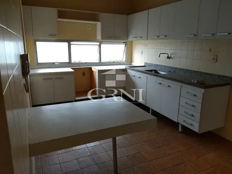 Apartamento sem mobília com 2 quartos e varanda — photo 12