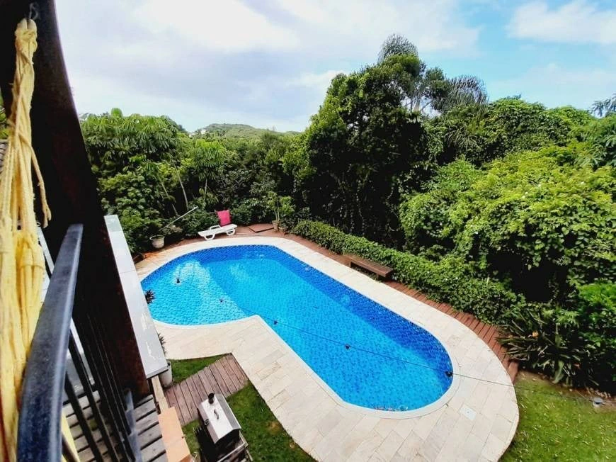 Casa de 244 m² con piscina privada y bañera — photo 24