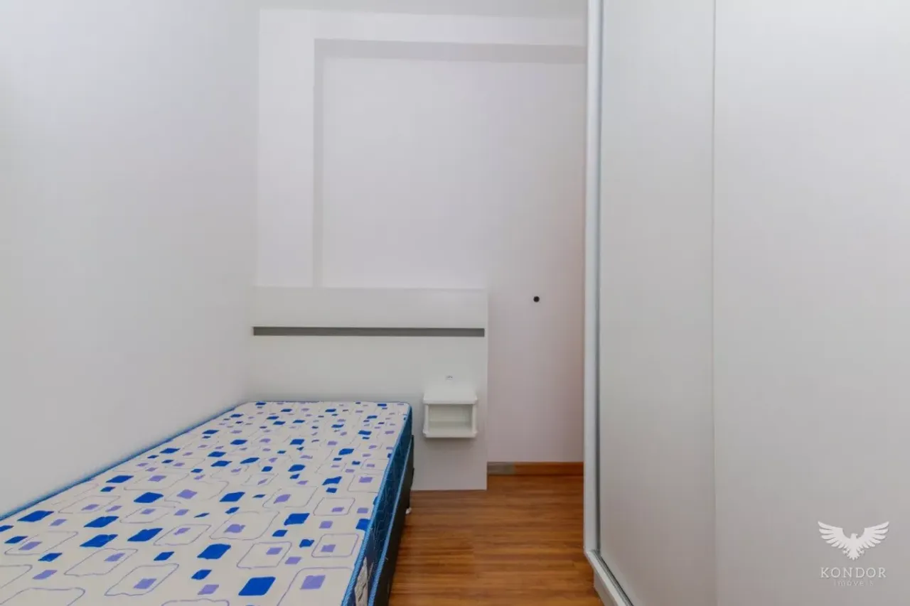 Furnished 2-bedroom apartment with open-plan kitchen — photo 17