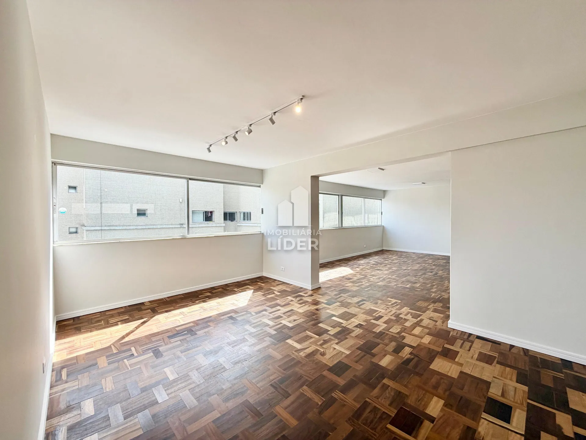 3-bedroom apartment with en-suite, 236 m² and parking