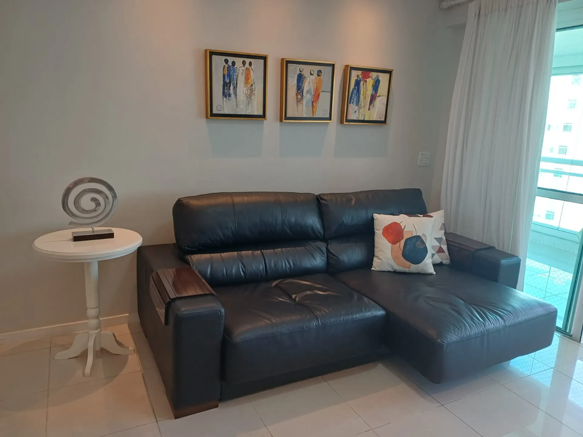 Furnished 3-bedroom apartment with open-plan kitchen — photo 9