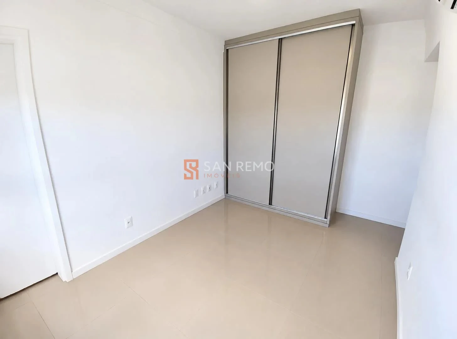 2-bedroom apartment with a washing machine in Florianópolis — photo 6