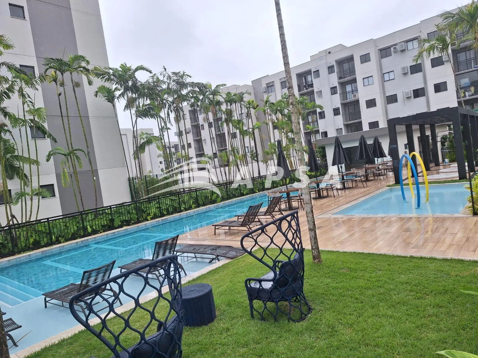 Apartamento sem mobília com 2 quartos e varanda — photo 23
