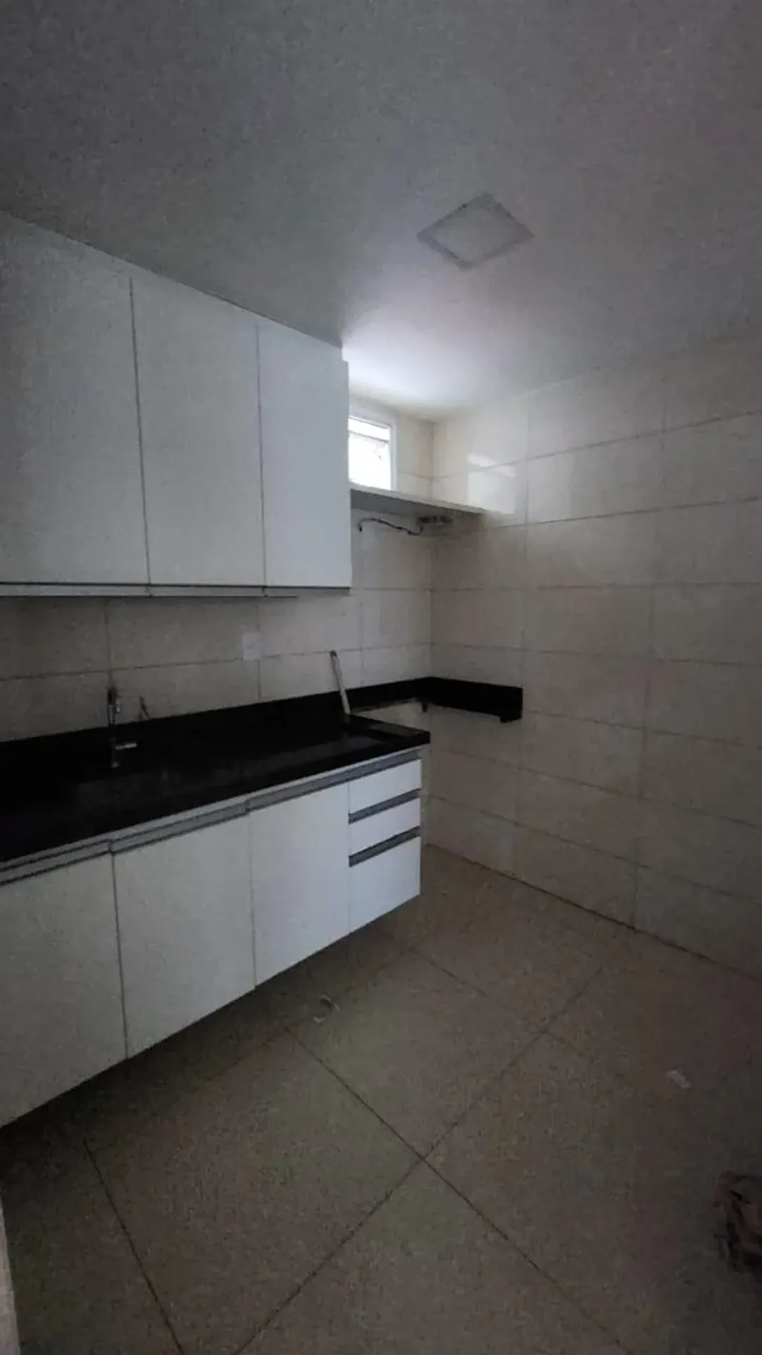 Apartamento com 2 quartos e varanda com 1 vaga