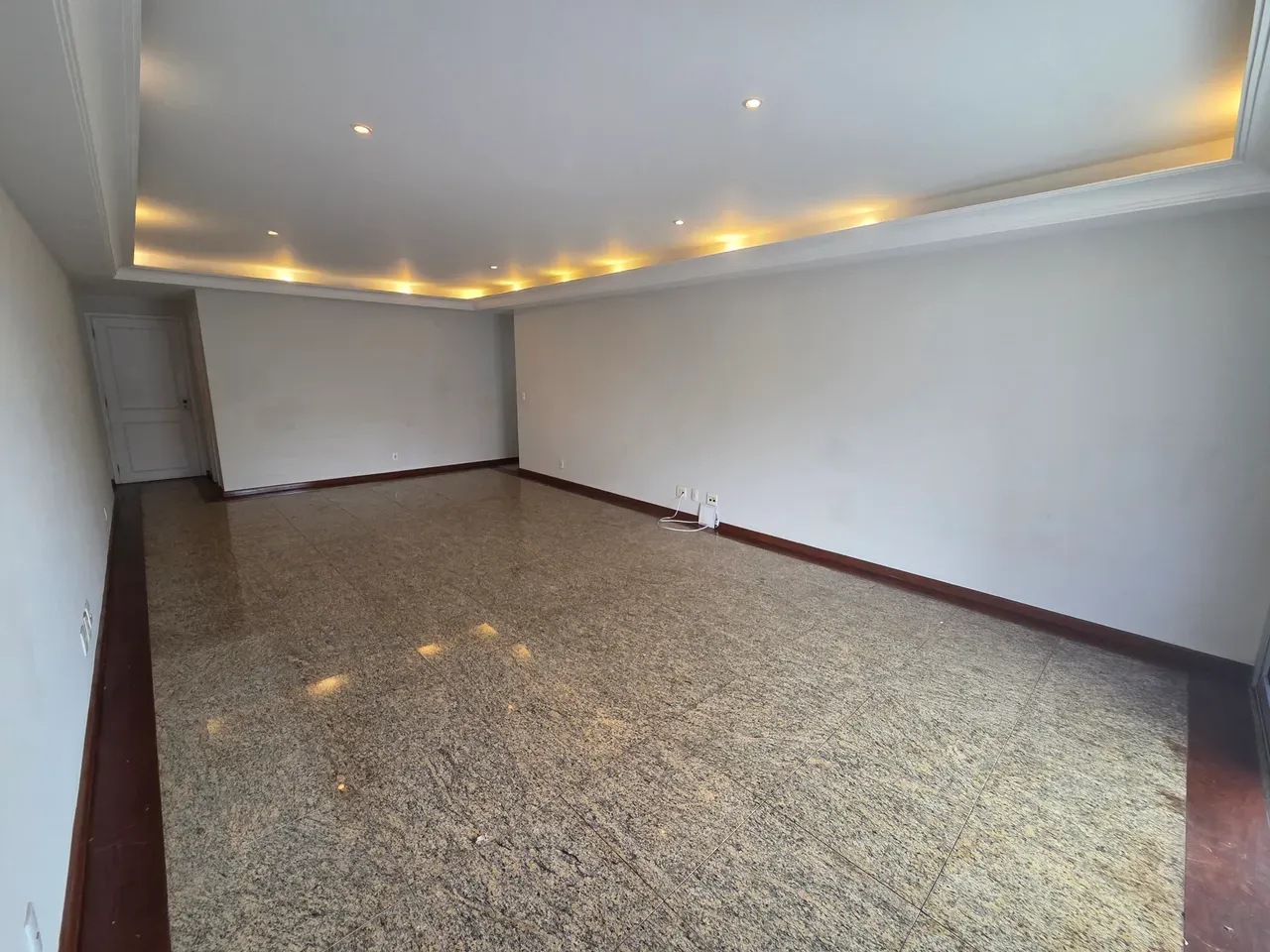 5-bedroom apartment in a building with a sauna — photo 9