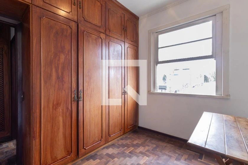Apartamento com 4 quartos, cozinha com fogão a gás e varanda — photo 43