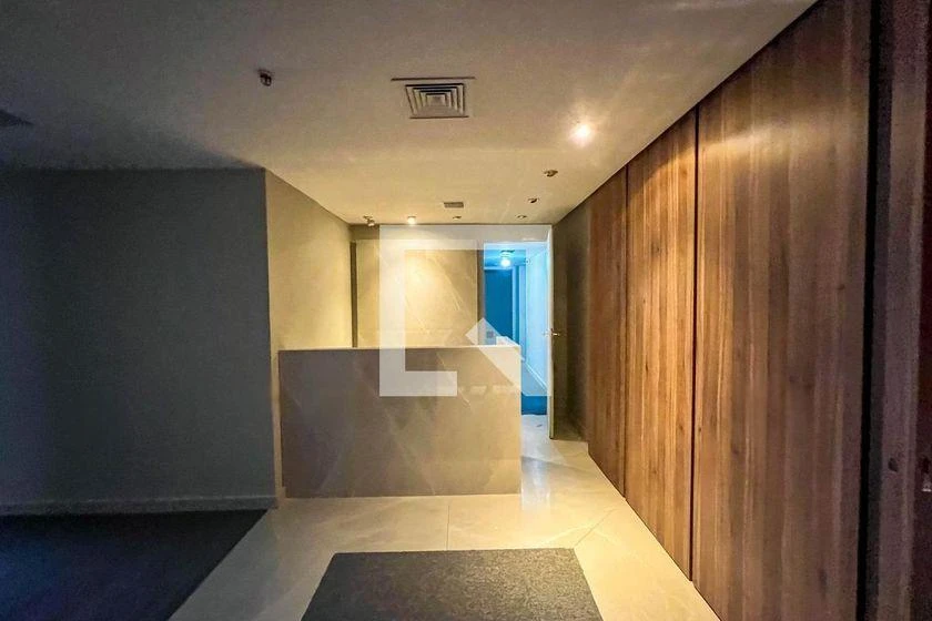 Apartment with 8 bedrooms, 3 bathrooms and 350 m² — photo 36