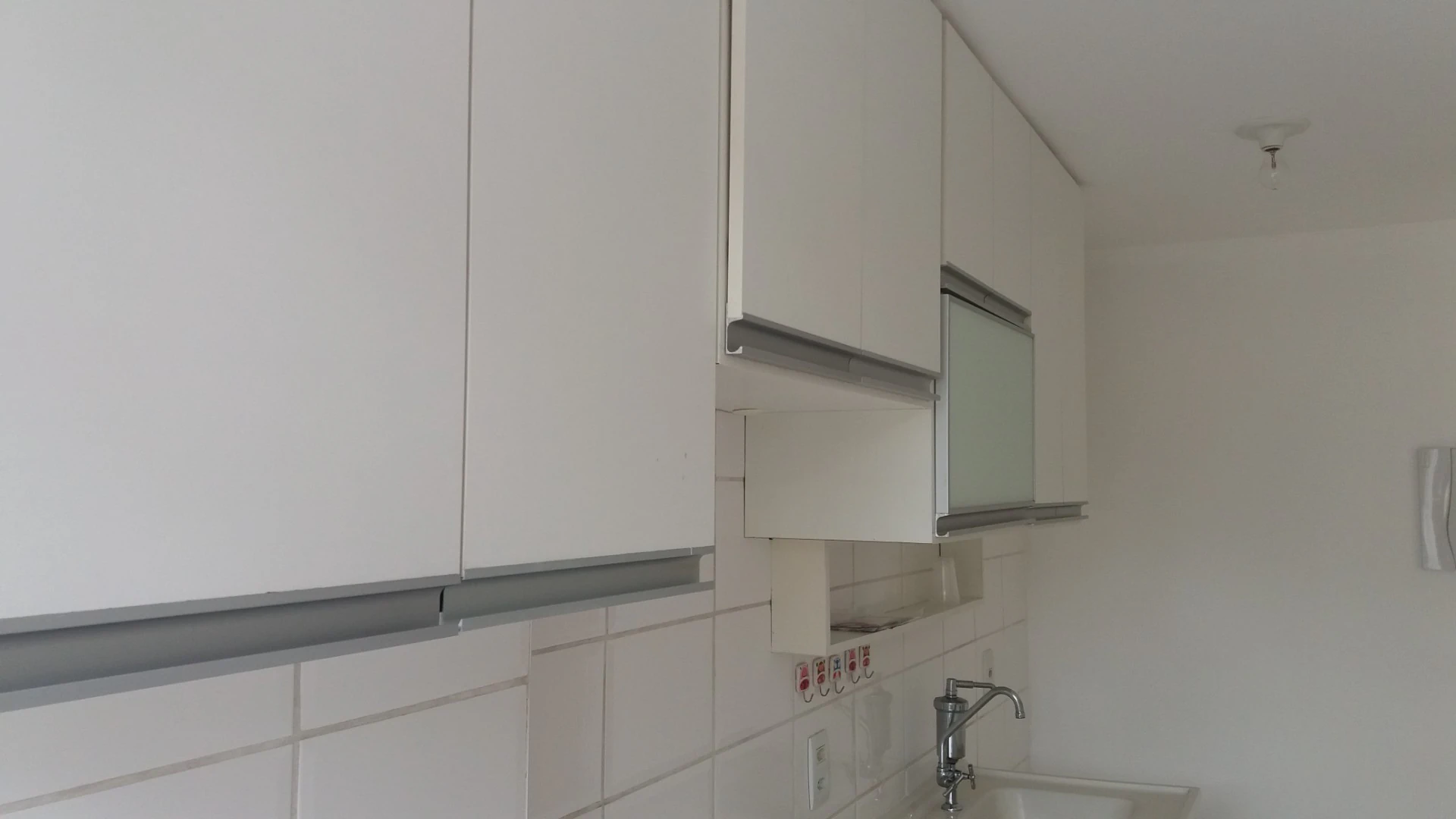 2-bedroom apartment in a building with a gym — photo 12