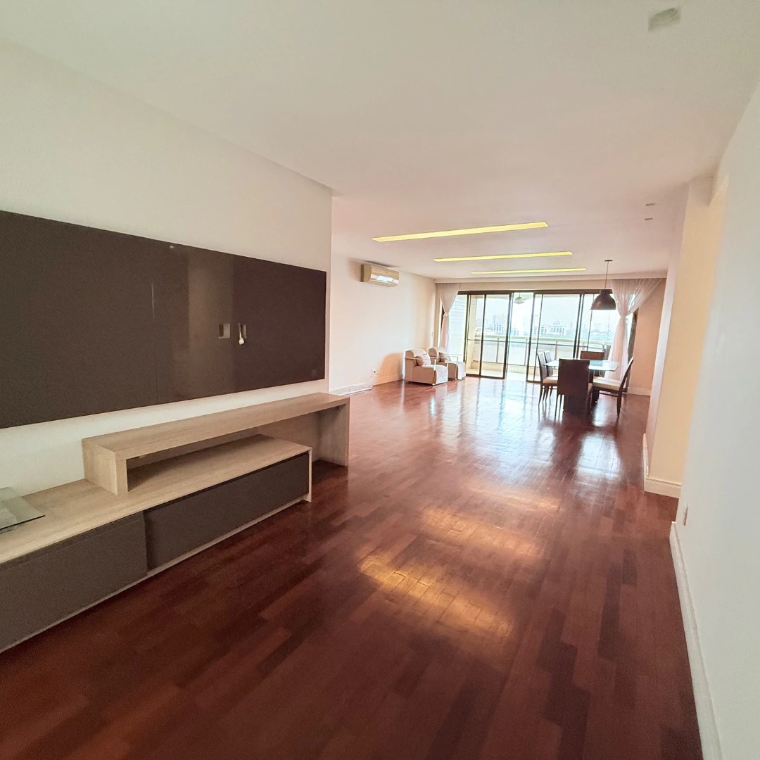 4-bedroom apartment with a washing machine in Rio de Janeiro — photo 2