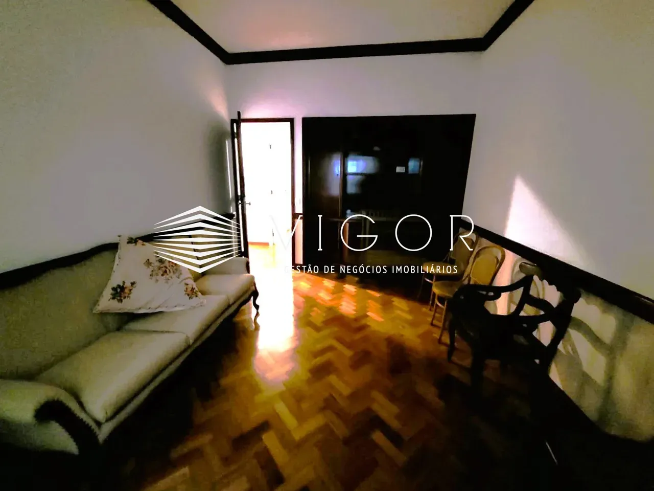 Furnished 347 m² apartment on the 2nd floor, 4 bedrooms — photo 21