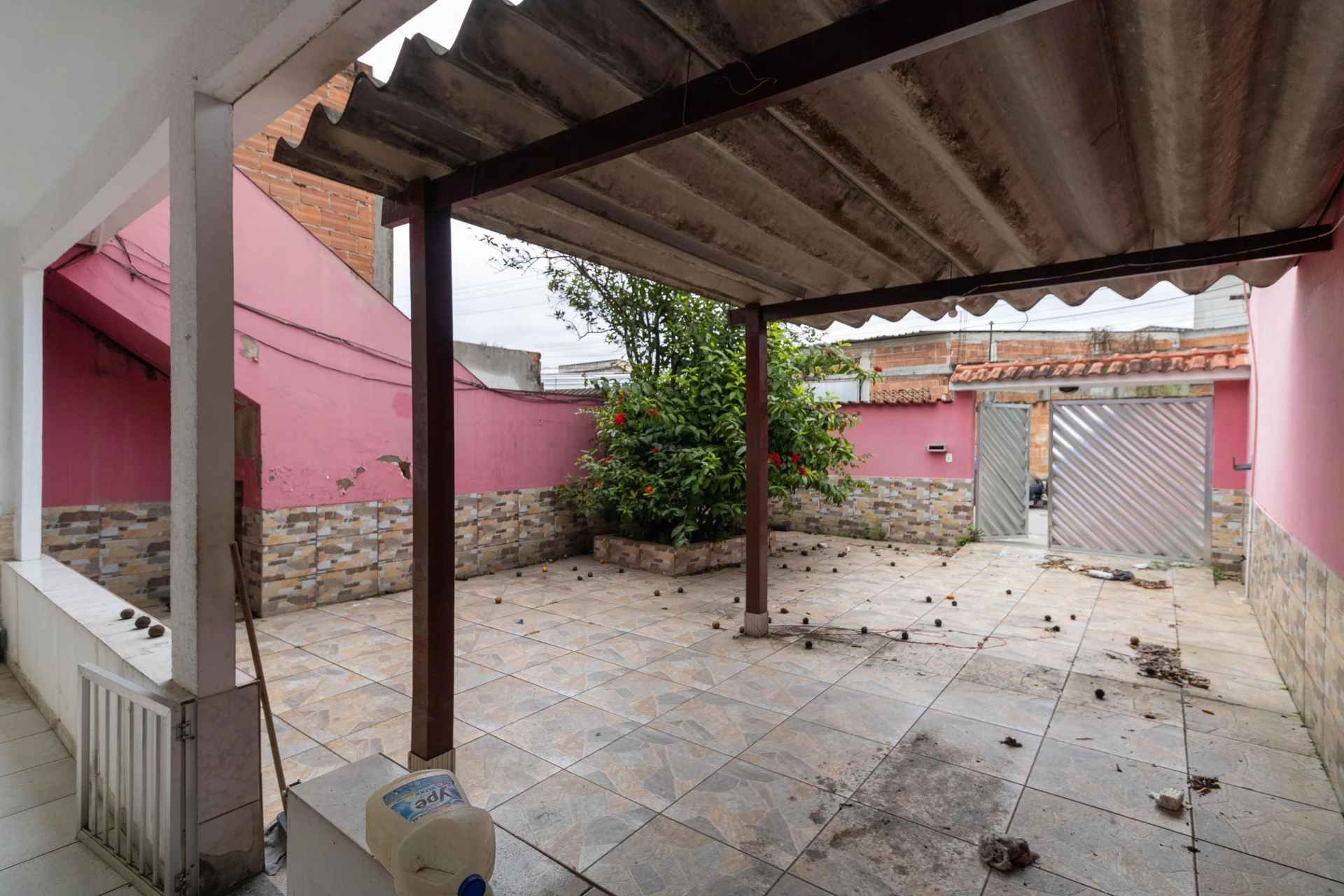 Garden in a 2-bedroom house, 90 m² — photo 23