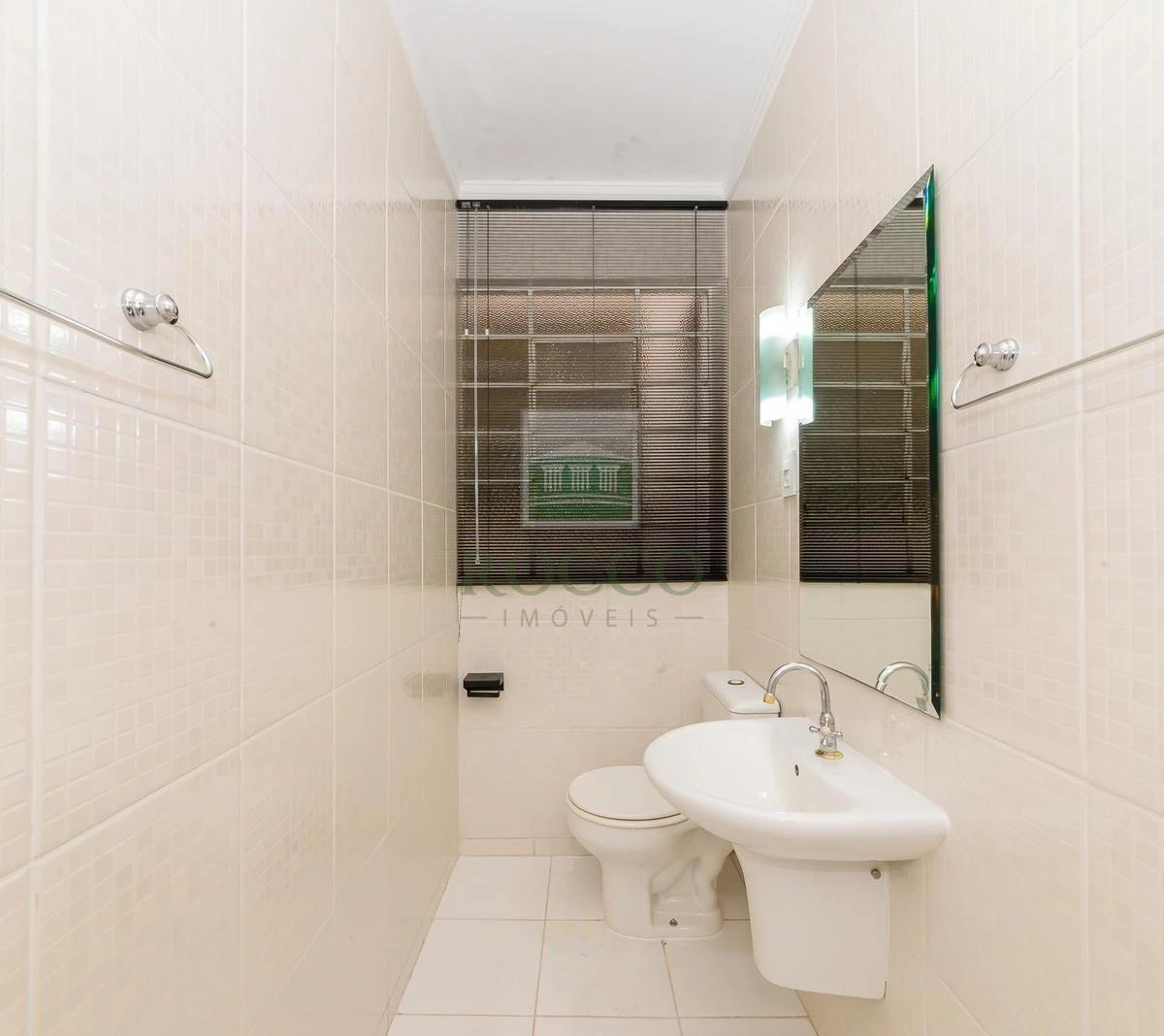 3-bedroom apartment with a washing machine in Curitiba — photo 31