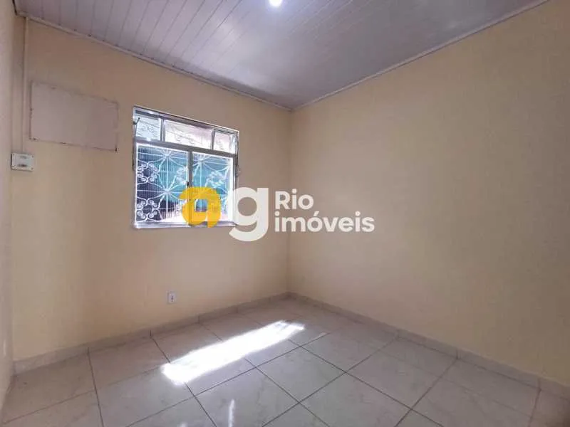 Casa de rua com 3 quartos, 2 banheiros e 100 m² — photo 8