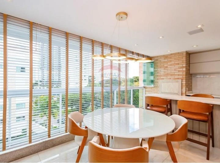 3-suite rental apartment, 204 m², 2 parking spaces — photo 3