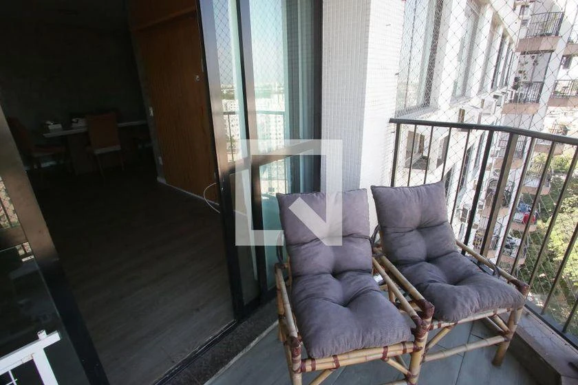 Apartment with 3 bedrooms and a balcony — photo 35