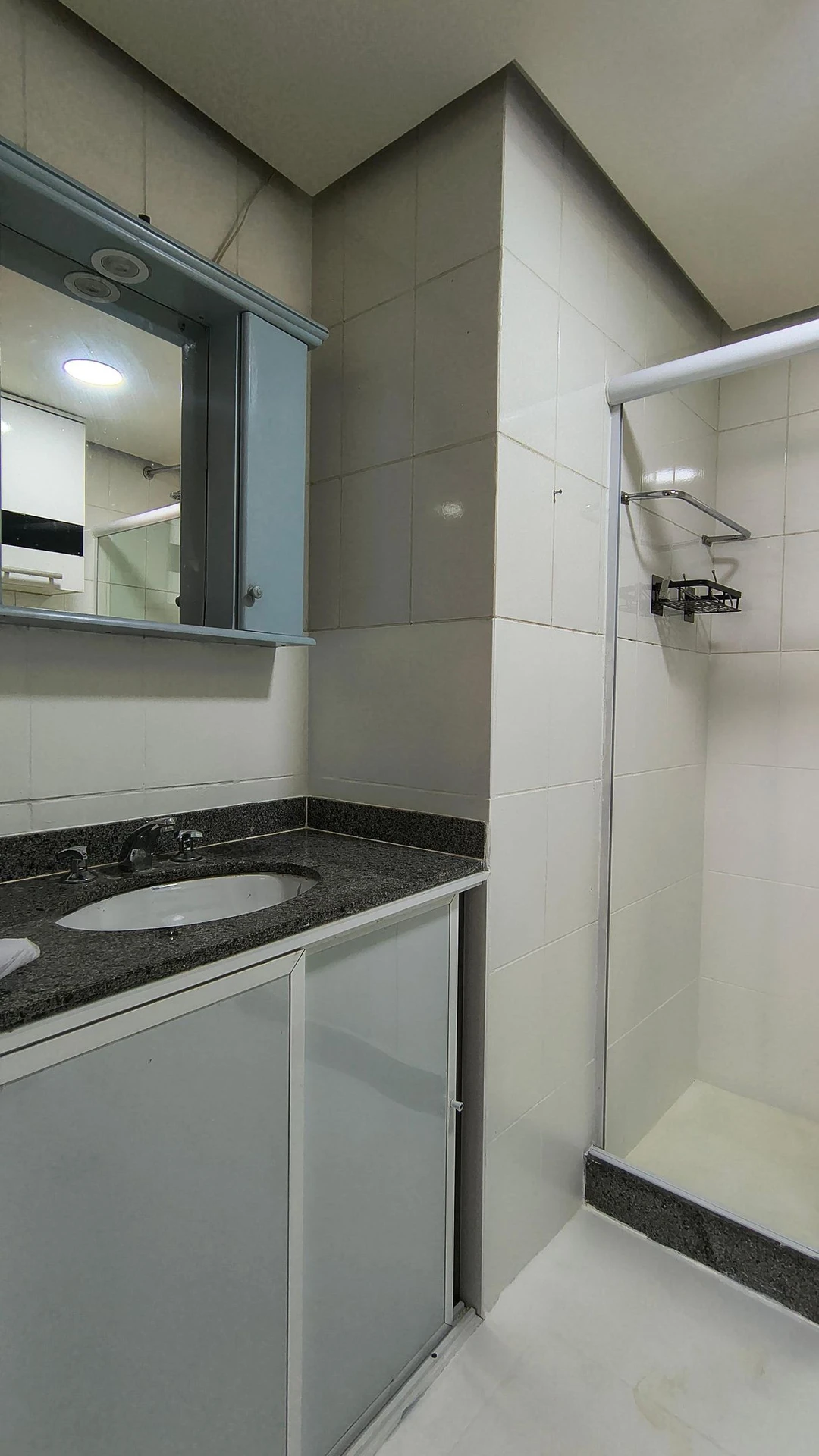 Apartment with 3 en-suite bedrooms and 5 baths, 2 parking — photo 46