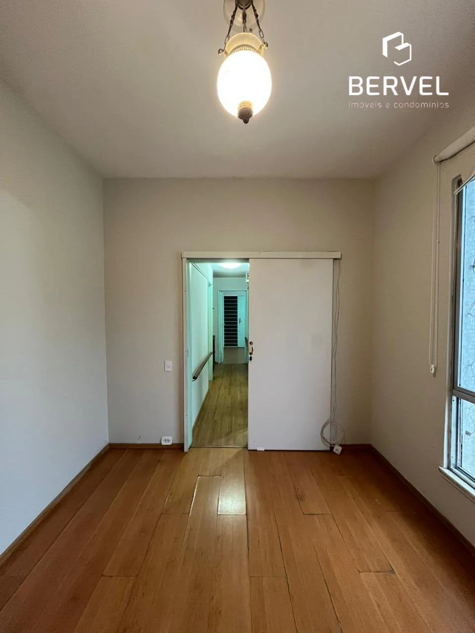 2-bedroom apartment with 1 bathroom, no parking — photo 10